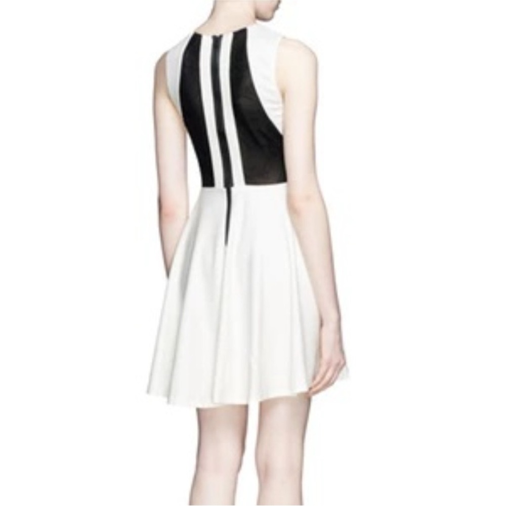 Alice + Olivia White and Black Mini Skater Dress Size 10 NWT - Picture 2 of 11